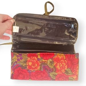 #C Vintage Victoria’s Secret travel case makeup or jewelry Red Floral Rose